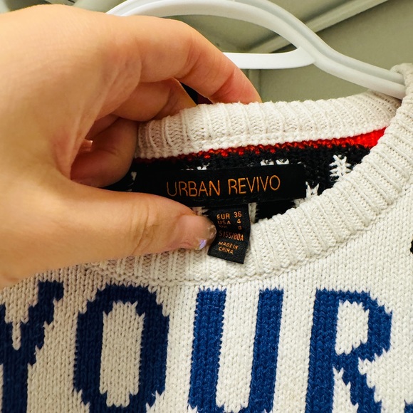 Colorful Letter Cropped Swearer - Size S - Picture 3 of 3